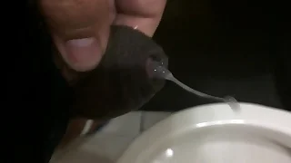 Pau pequeno gozando de novo / Tiny bushwa cumming again